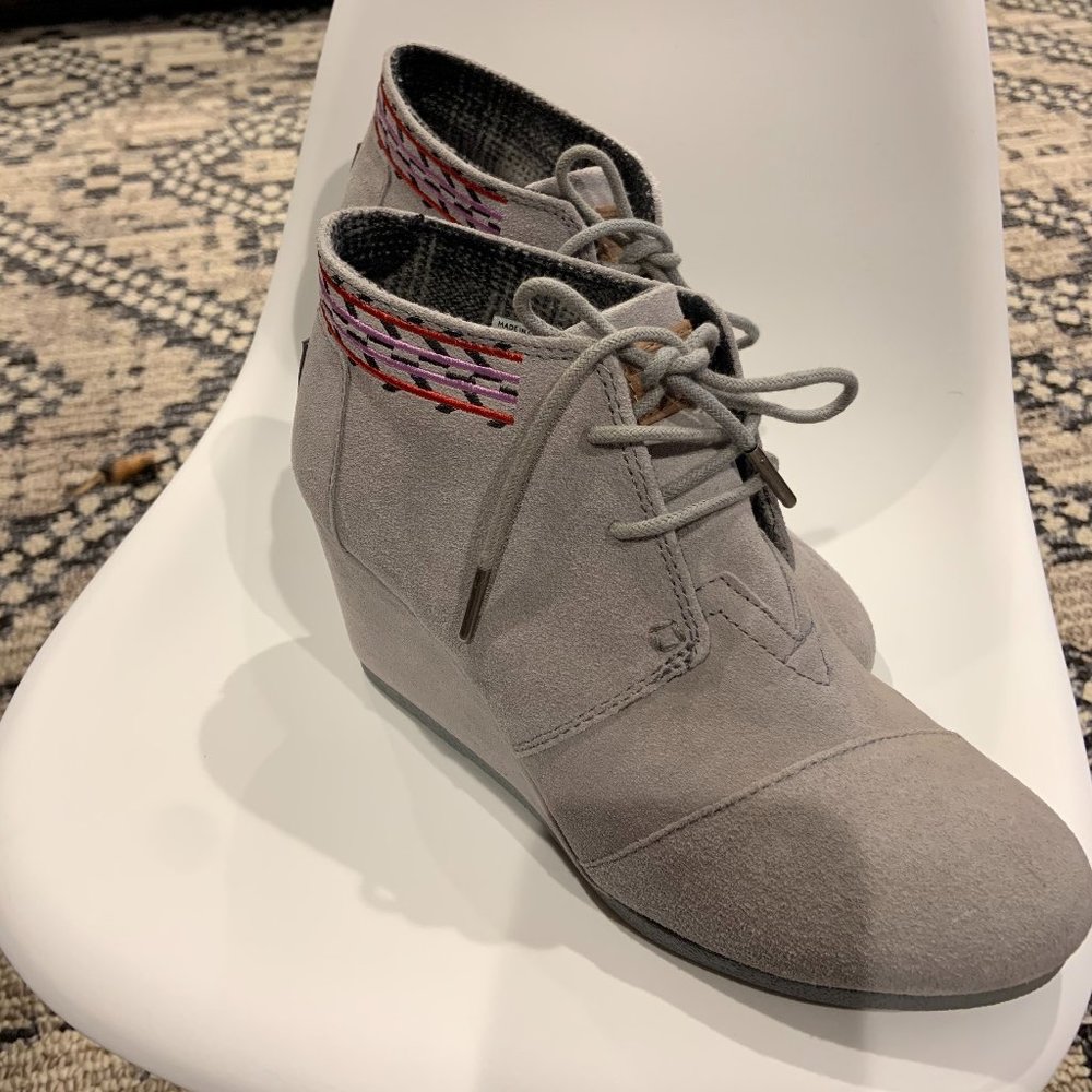 Toms Gray Ankle Boots with Red Accents